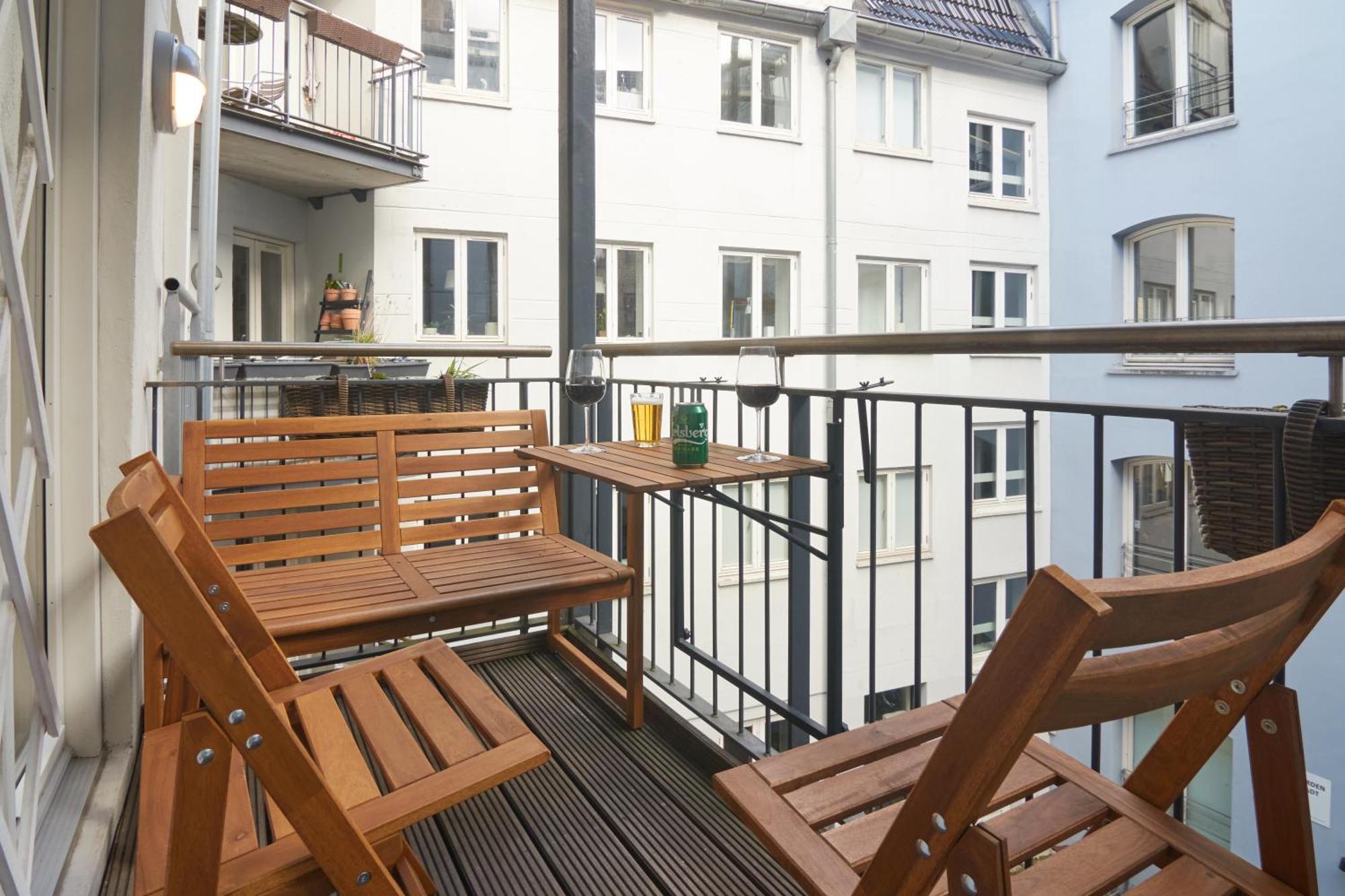 Designer 2 Bedroom With Private Balcony Apartment