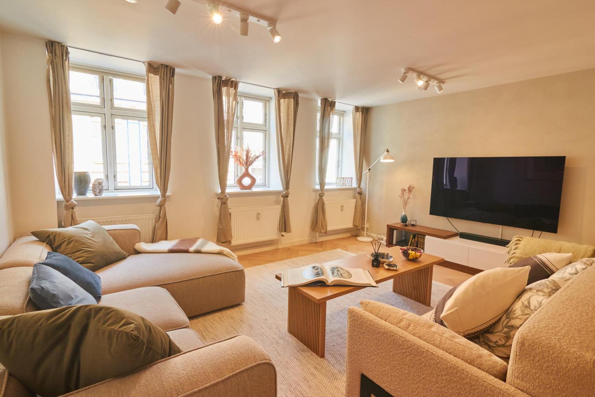 Apartment Designer 2 Bedroom With Private Balcony Copenhagen