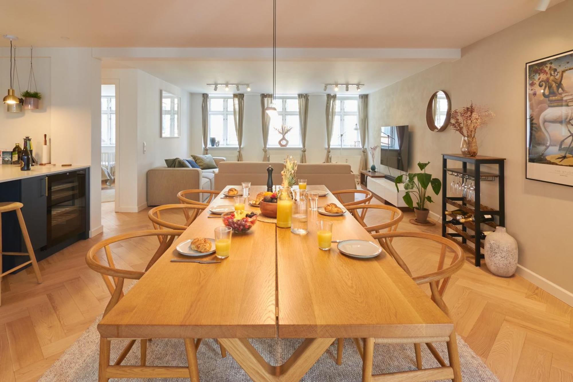 Designer 2 Bedroom With Private Balcony Apartment