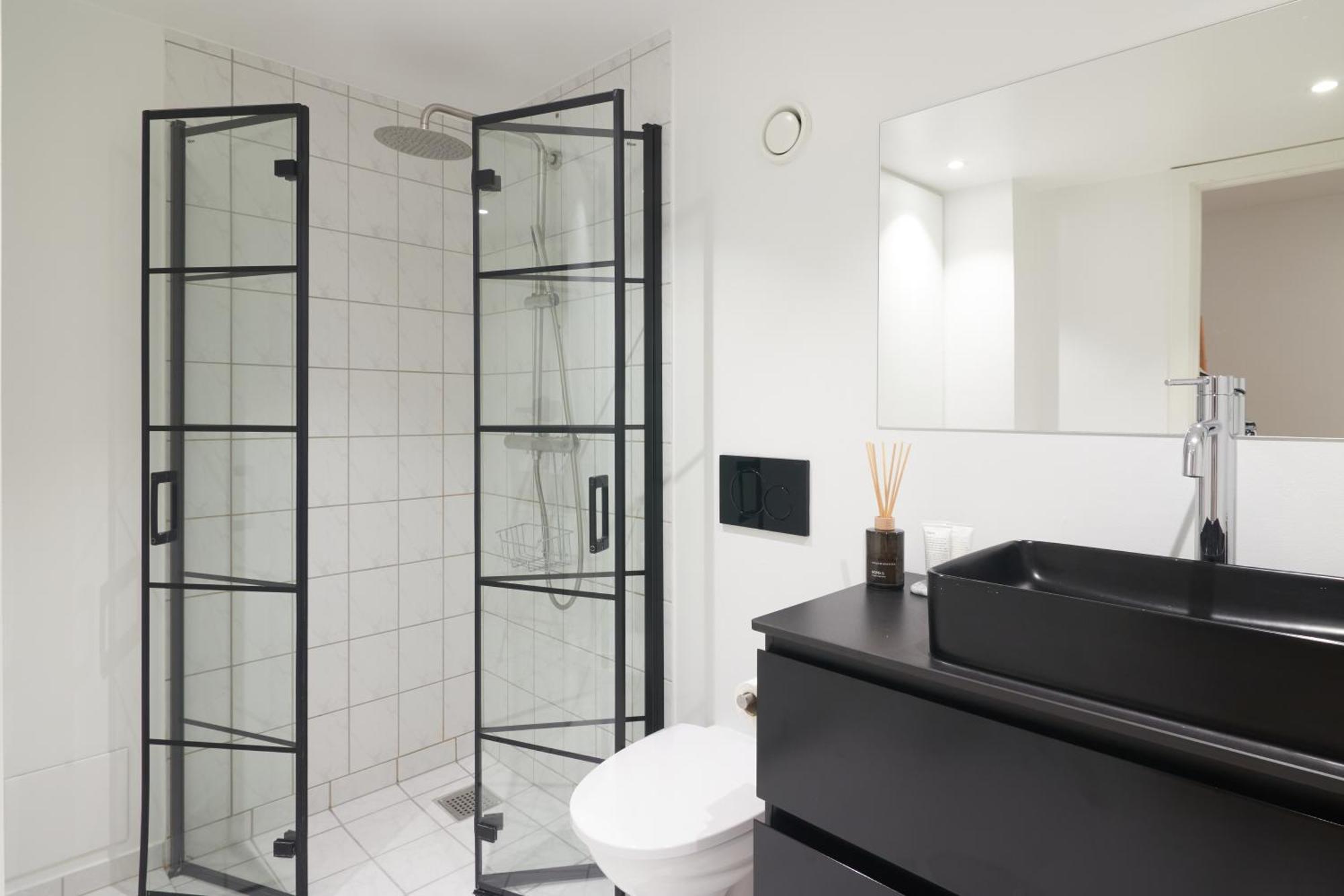 Apartment Designer 2 Bedroom With Private Balcony