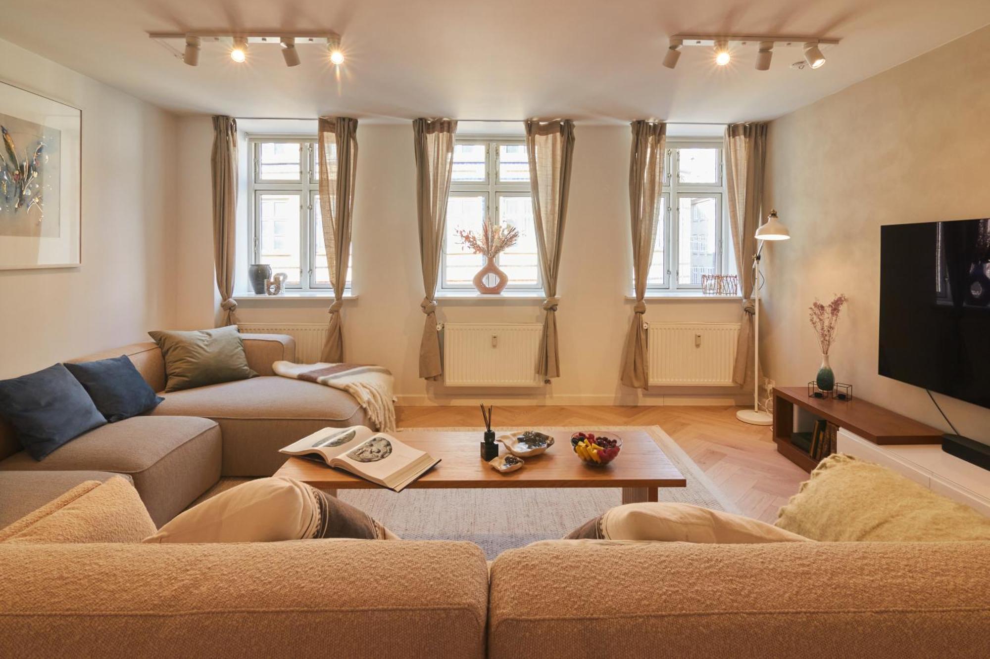 Designer 2 Bedroom With Private Balcony Apartment Copenhagen